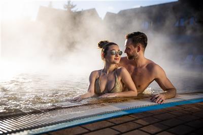 TATRY & BEŠEŇOVÁ nejlepší lyžovačka a termály na Slovensku SE SKIPASEM