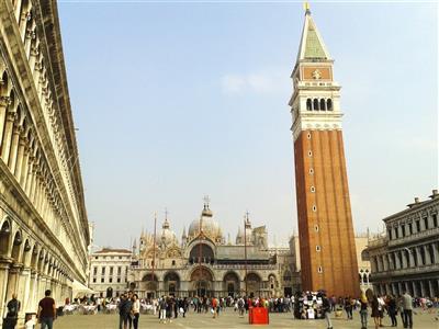 BENÁTKY karnevalové veselí na Valentýna - Benátky v karnevalu - náměstí sv. Marka - Itálie - poznávací zájezd