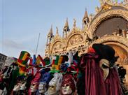Benátky v karnevalu - karnevalové masky - Itálie - poznávací zájezd