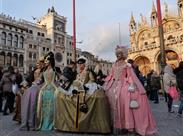 Benátky v karnevalu - karnevalové masky - Itálie - poznávací zájezd