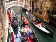 Benátky v karnevalu - gondoly - Itálie - poznávací zájezd