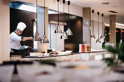 MORAVSKE TOPLICE & VIVAT TERME relax v bílé a černé vodě