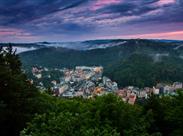 KARLOVY VARY jarní výlet za vřídelní vodou, Becherovkou a kávou Pupp