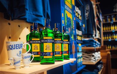 KARLOVY VARY jarní výlet za vřídelní vodou, Becherovkou a kávou Pupp - Domov Becherovky - Karlovy Vary - Česko - Za poznáním; zdroj: www.becherovka.com