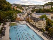 KARLOVY VARY jarní výlet za vřídelní vodou, Becherovkou a kávou Pupp