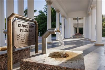 MARIÁNSKÉ LÁZNĚ & CHATEAU MONTY nejkouzelnější  lázně Česka - pitné prameny