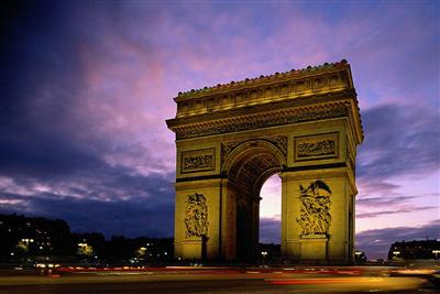 PAŘÍŽ a Disneyland v adventu se VSTUPENKOU - Vítězný oblouk (Arc de Triomphe) - dominanta náměstí Charles de Gaulle - Paříž - Francie