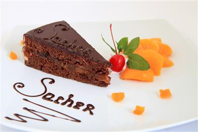 VÍDEŇ a Schönbrunn - Adventní zájezdy na vánoční trhy (Rakousko - Vídeň) - neodolejte nejlepšímu z dortů - originální Sacher