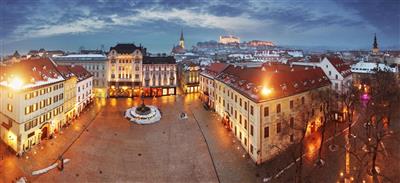 BRATISLAVA a advent na Dunaji